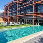 Chais Monnet & Ξενοδοχείο 5*