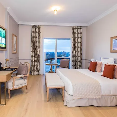 Chais Monnet & Hotel 5*