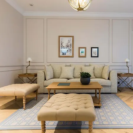 Chais Monnet & מלון קונייאק