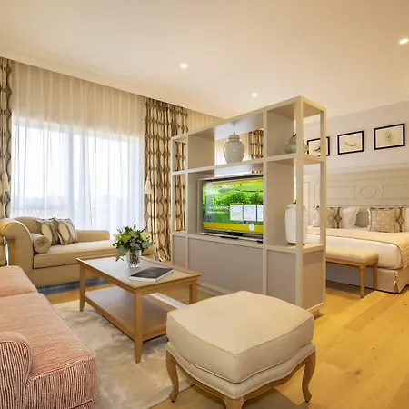 מלון Chais Monnet & 5*