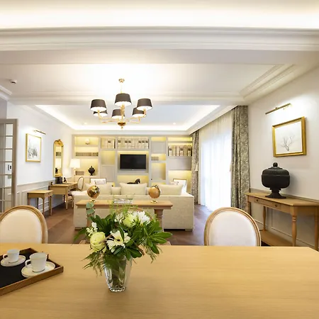 Chais Monnet & מלון קונייאק