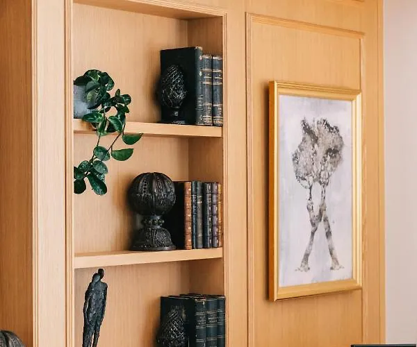 Chais Monnet & Otel 5*