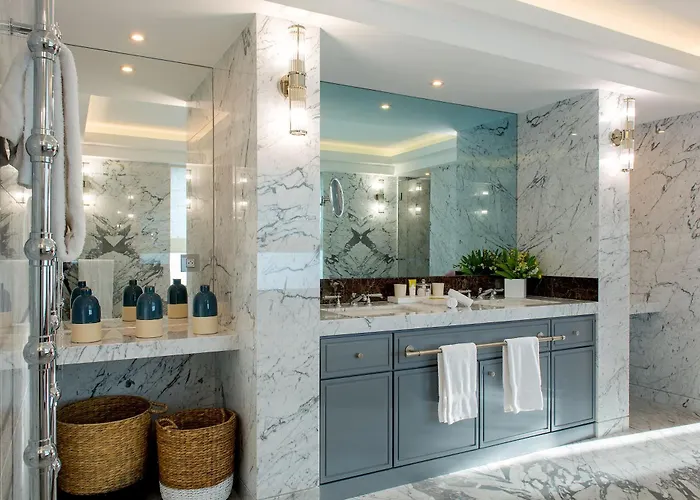 Otel Chais Monnet & 5*