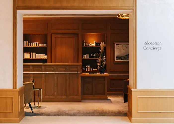 Chais Monnet & Otel 5*